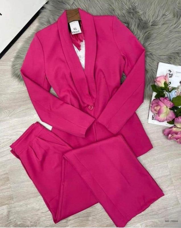 Шикарный малиновый брючный костюм — цена 950 грн в каталоге Брючные ...