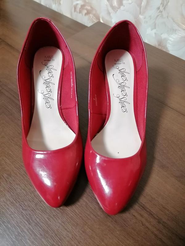 Красные удобные лаковые лодочки m&s 40-41 размер — цена 200 грн в ...