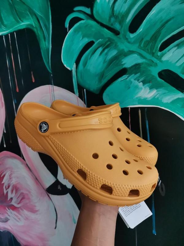 Крокс классик клог оранжевые Crocs Classic Clog Orange Sorbet — цена 1500 грн в каталоге Сабо 5015