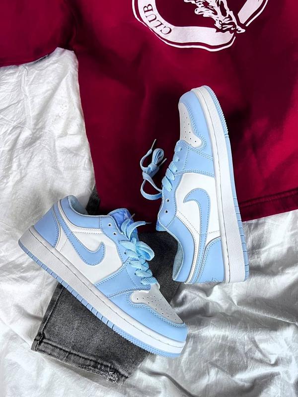 Nike air jordan retro 1 blue white 2000