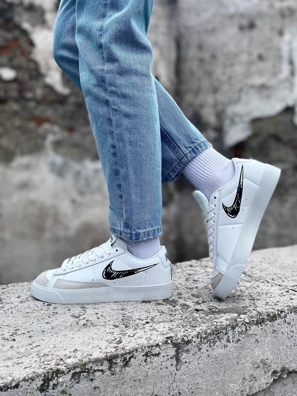 Женские кроссовки nike blazer low sketch black white найк блейзер ...
