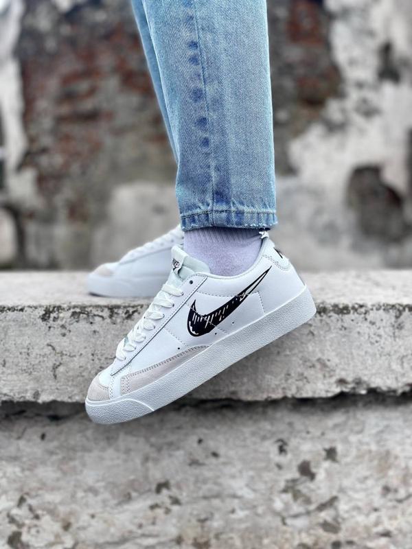 Жіночі кросівки nike blazer low sketch black white — цена 1235 грн в ...