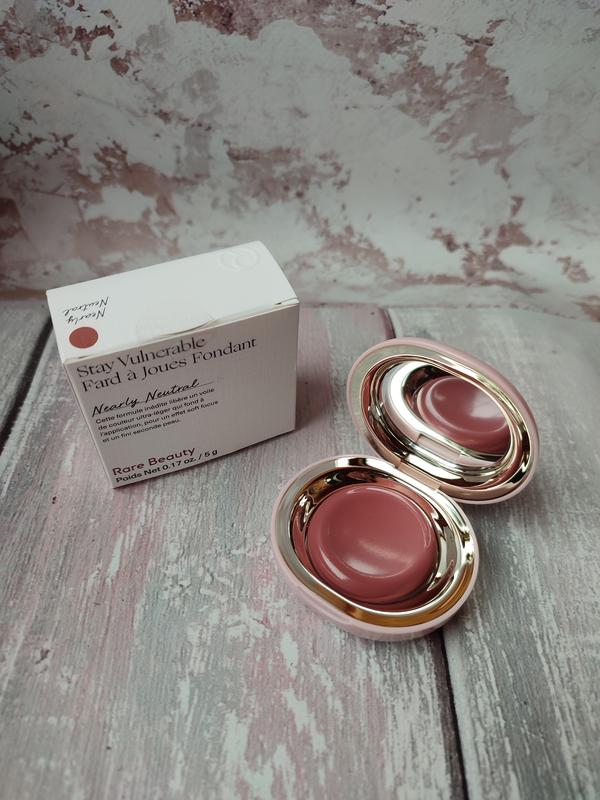 Кремовые румяна rare beauty stay vulnerable cream blush — цена 1100 грн ...