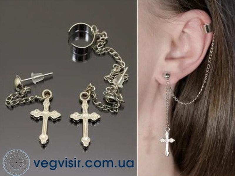 Сережка крест в ухо
