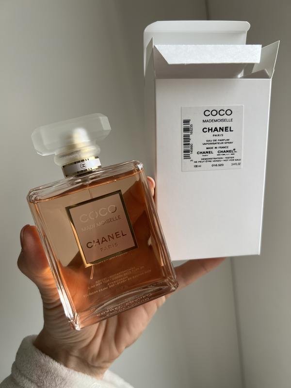 Ciara took to Instagram again today to share a tribute to Chanel creative director Karl Lagerfeld 117929133 Chanel coco mademoiselle 4500