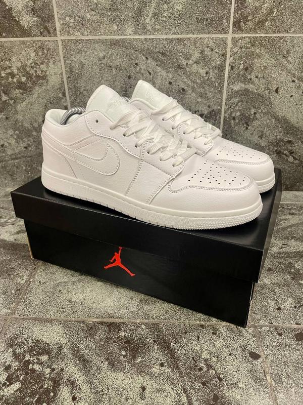 Мужские кроссовки найк белые демисезонные nike air jordan — цена 1250 ...