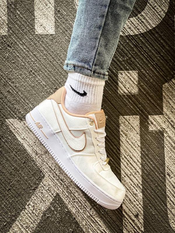 nike air force 1 07 lx white bio beige