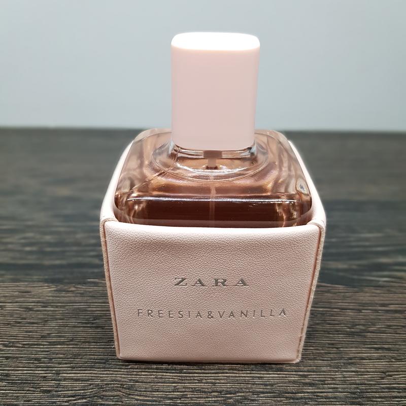 Coty vanilla musk perfume. Туалетная вода vanilla. Туалетная вода для женщин aromania mandarin. Туалетная вода ваниль. Ванилла парфюм.