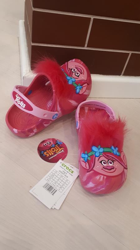 crocs trolls