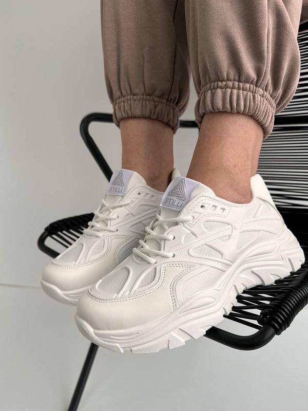 Идеальные базовые кроссовки — цена 990 грн в каталоге Кроссовки Купить ...