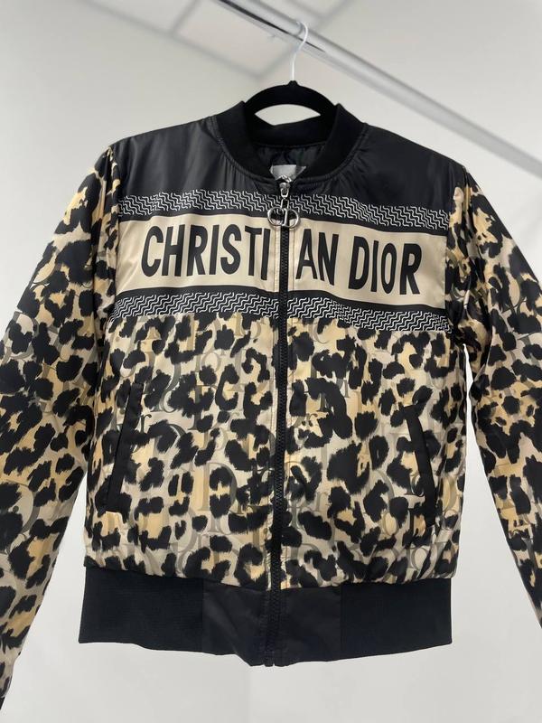 Женская куртка-бомбер в стиле christian dior — цена 2850 грн в каталоге ...