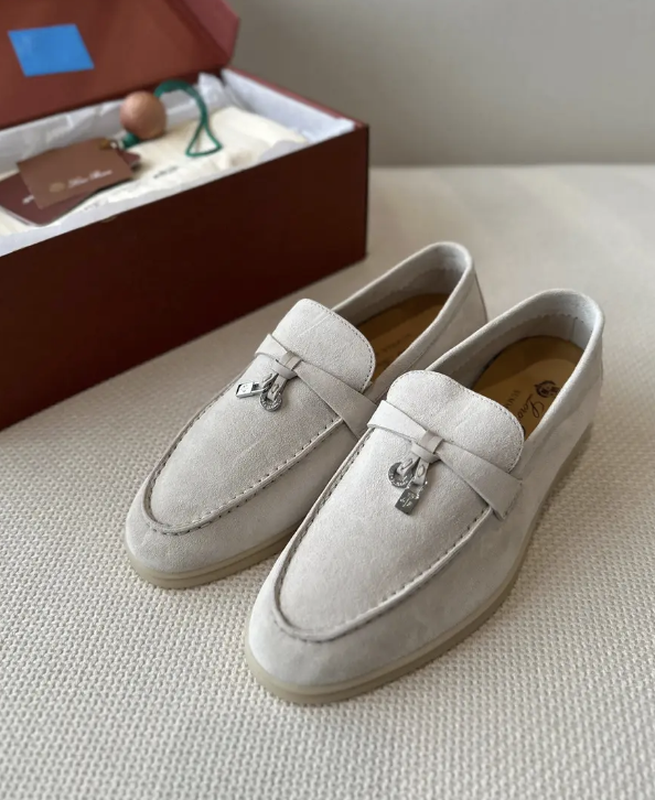Женские бежевые лоферы loro piana summer walk замшевые ботинки лоферы ...