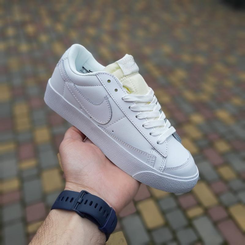 Женские белые кожаные кроссовки nike blazer low white кеды найк — цена ...