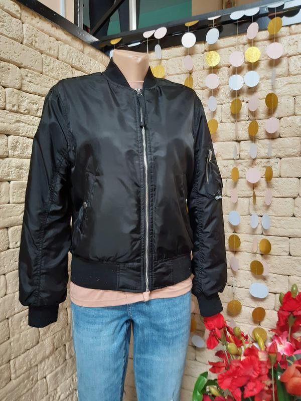 Куртка bershka — цена 350 грн в каталоге Куртки ✓ Купить женские вещи по  доступной цене на Шафе | Украина #119454820