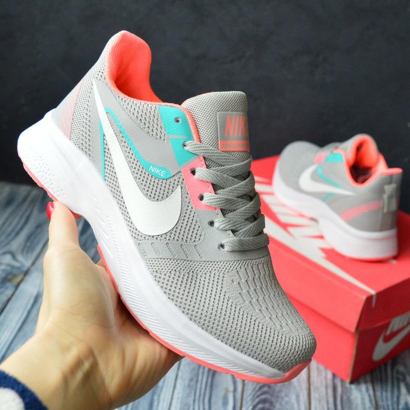 Стильні кросівки найк nike жіночі сірі сітка текстильні демі ...