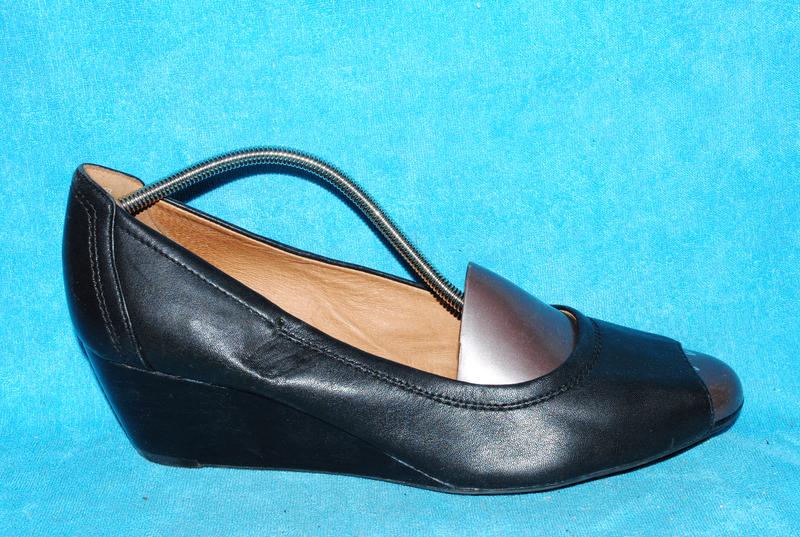 Туфли кожа clarks с открытым носком 43 размер 3 — цена 500 грн в ...