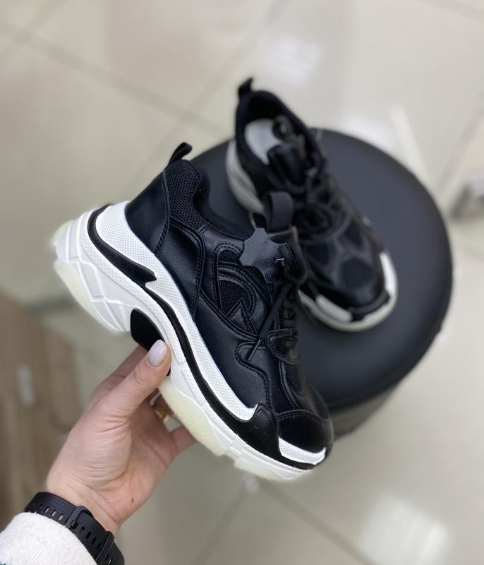 Кроссовки на высокой подошве — цена 1088 грн в каталоге Кроссовки ...