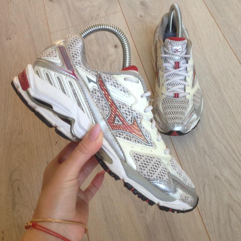 mizuno wave ultima 2 online