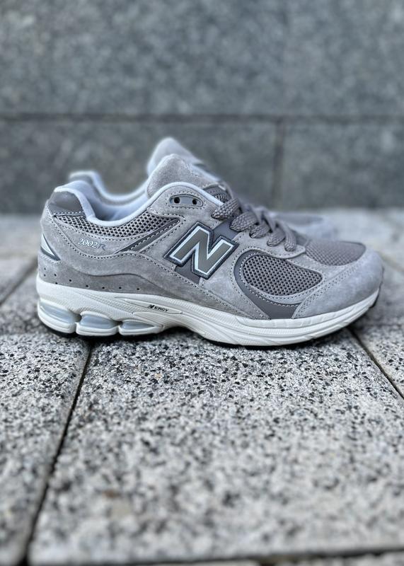Жіночі кросівки new balance 2002 grey core баланс 2002r — ціна 2599 грн ...