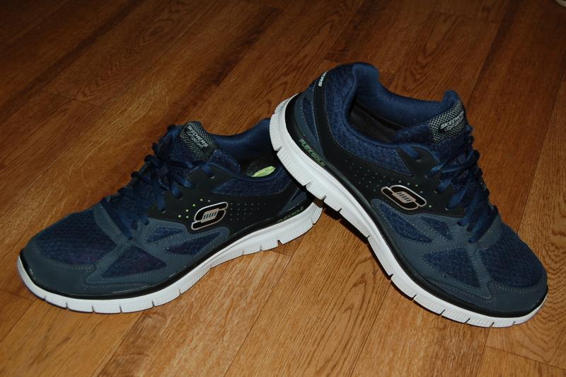skechers lightweight flex sole