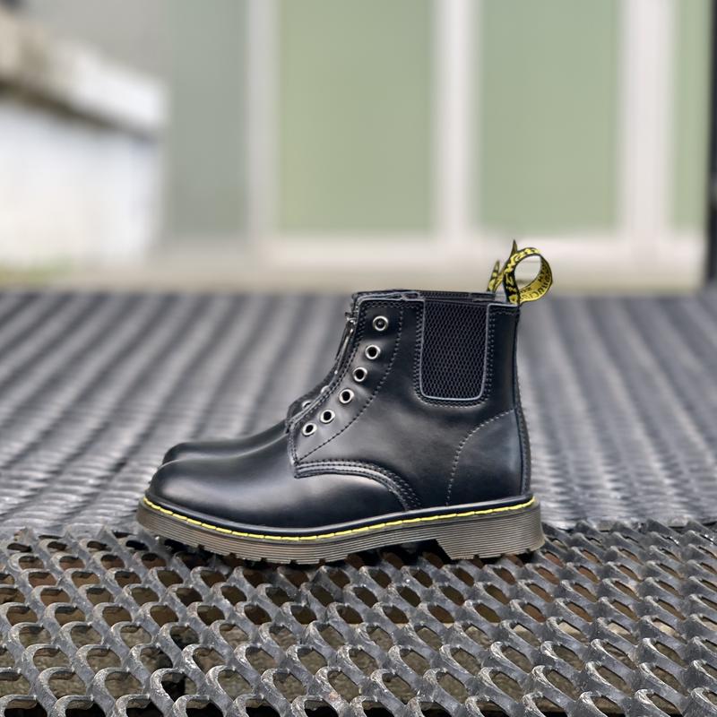 dr martens 101 gusset